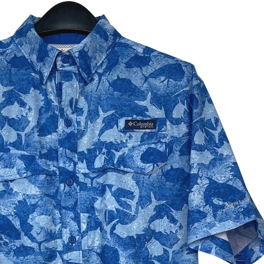 Columbia PFG ALL OVER SHARKS Mens Small Blue Omni Shade Fishing Shirt Wicking